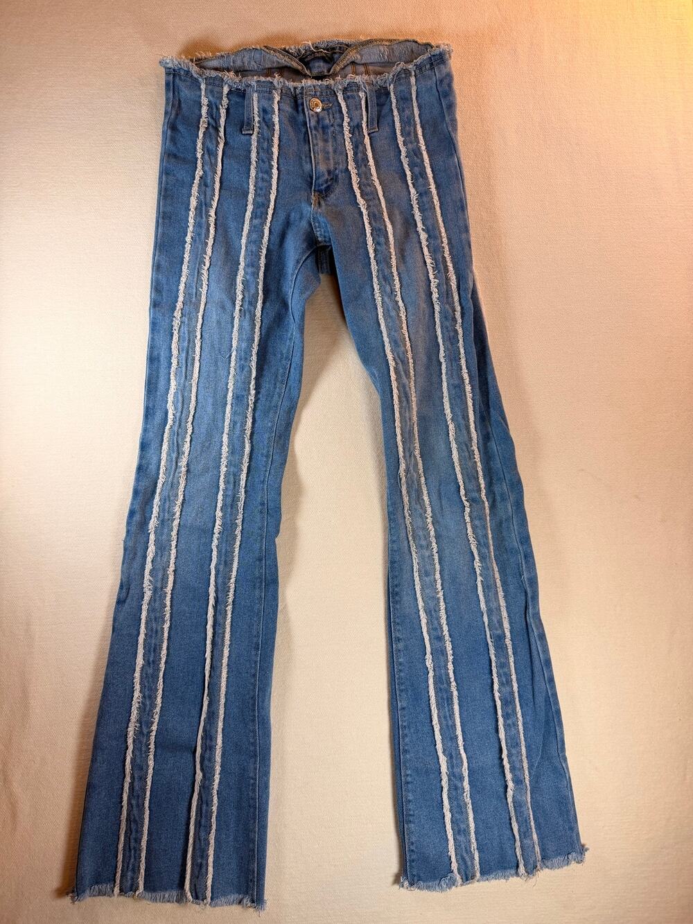 Wild Fable Low Rise Frayed Seam Flare Jeans Size 4 Y2K Grunge Blue Denim